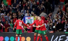 开云体育官网-球员们将在欧国联比赛中创造历史