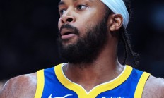 开云体育下载-马刺血洗鹈鹕，库里绝境逆转