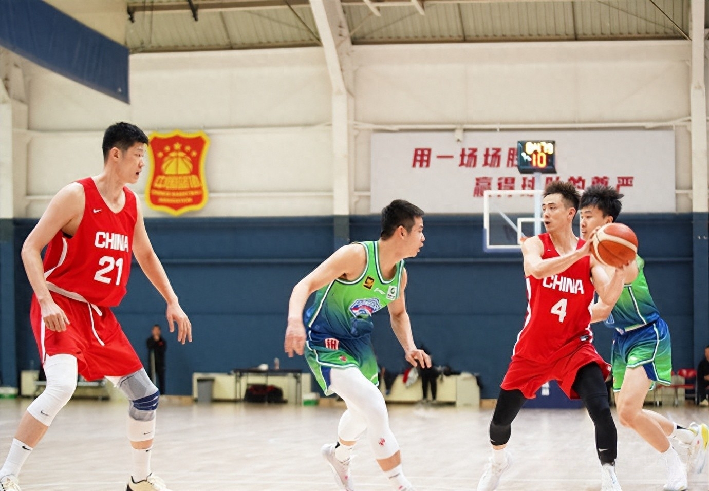 关于广西男篮在比赛中展现出强大力量，成功击败对手的信息