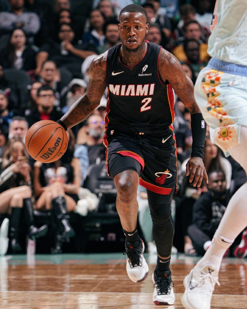 热火负于独行侠，战绩不佳