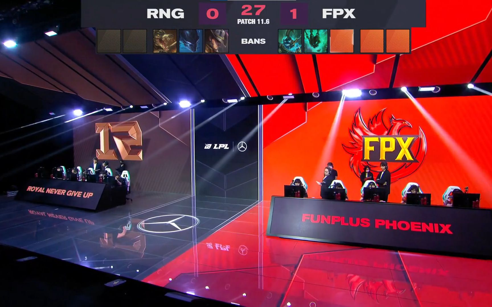 SHR力克CLG,Doinb打出惊人五杀峡谷大战八强赛,引爆全场热议 SHR力克CLG,Doinb打出惊人五杀峡谷大战八强赛,引爆全场热议