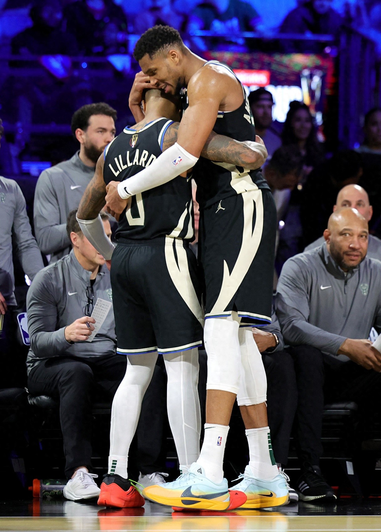 雄鹿战胜火箭，将系列赛拖入第七场