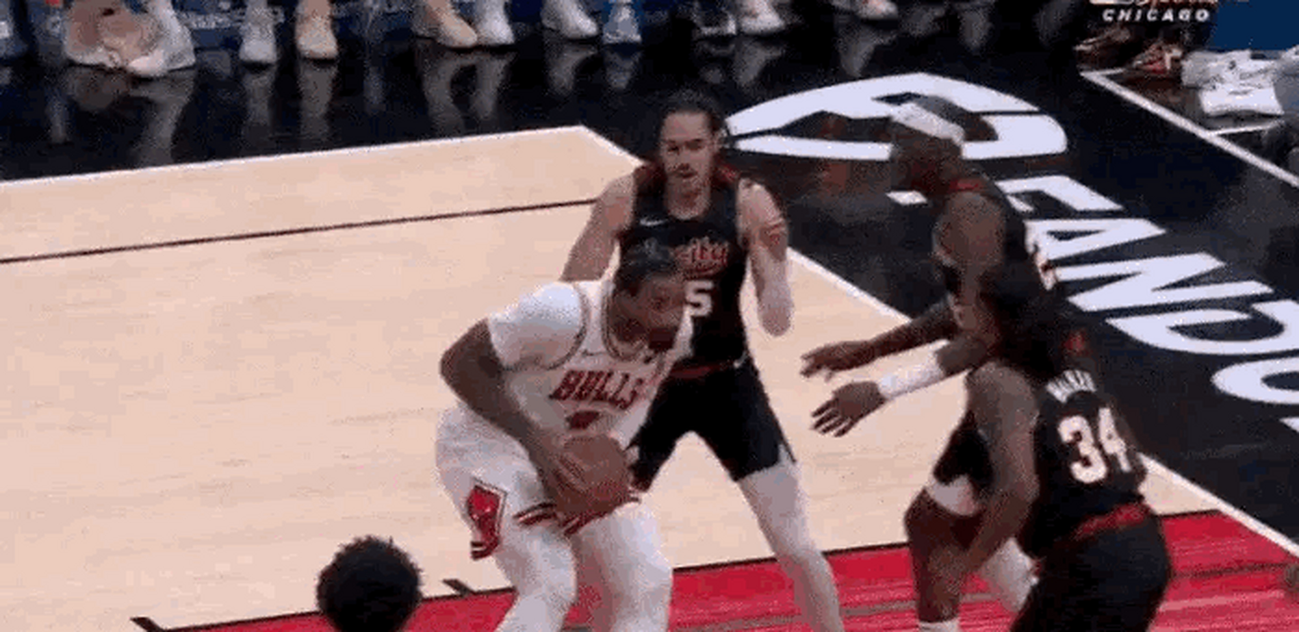 开拓者队击败公牛，取得三连胜