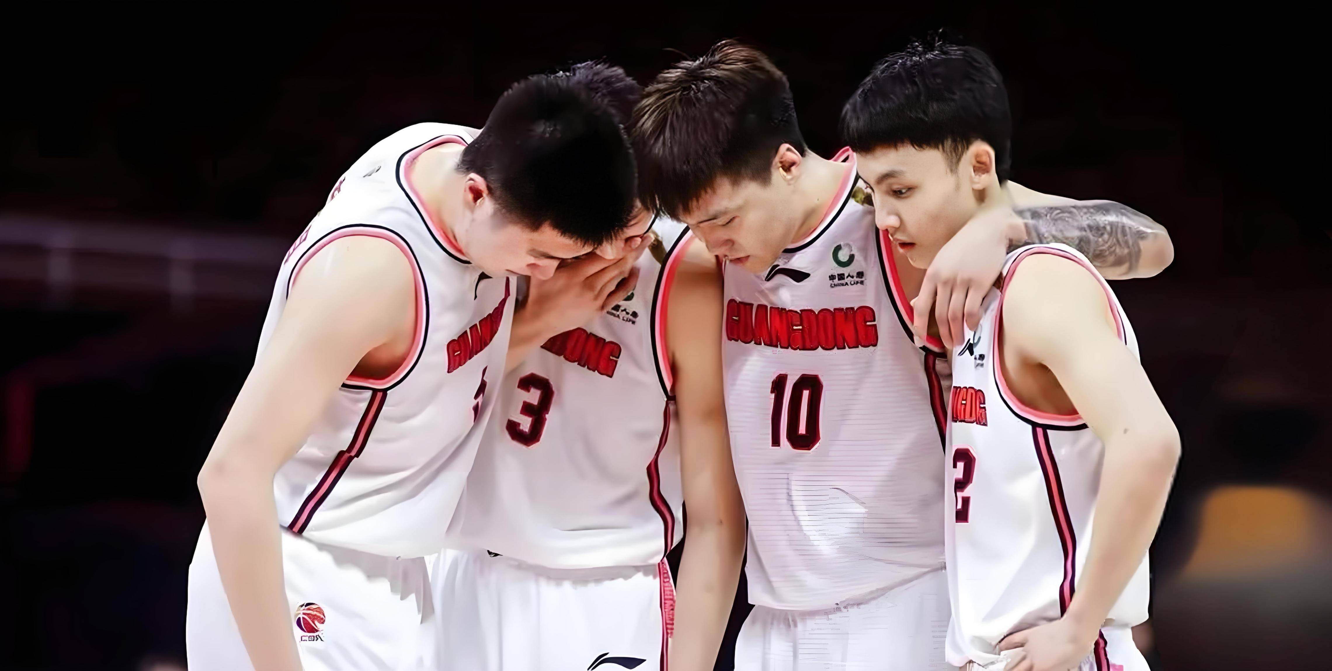 辽宁男篮力克广州队，豪取胜利