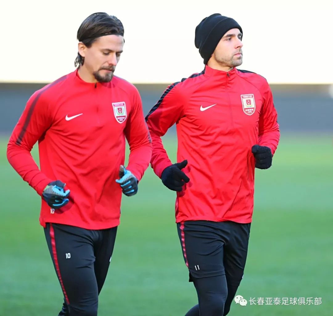 雷加利斯客场挑战塞维利亚，争取胜利