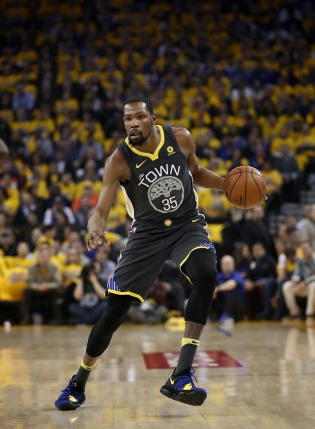 云南篮球队势如破竹,全面压制对手 云南篮球队势如破竹,全面压制对手