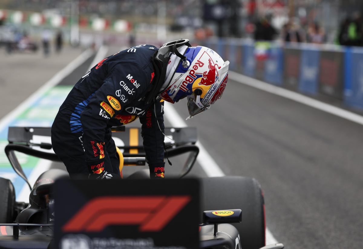 包含红牛车队完胜梅赛德斯，周冠宇高光表现的词条