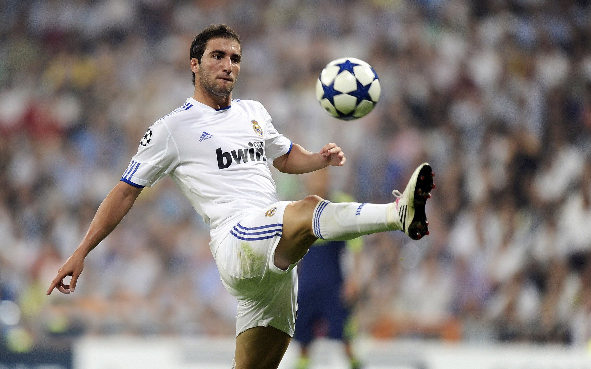 37岁保罗末节14分导演逆转！23秒致胜一攻+关键封盖，老鹰擒尼克斯